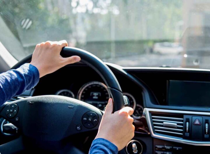 il modo in cui tieni il volante rivela tutto su di te